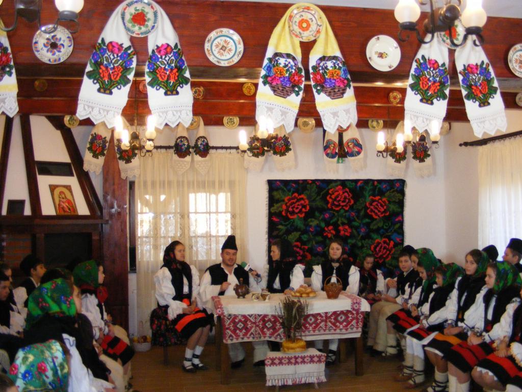 Pensiunea Sanziene Strîmtura エクステリア 写真